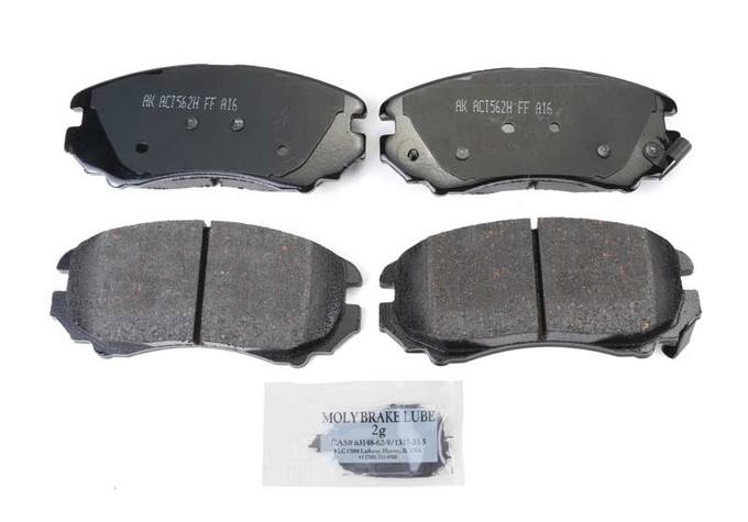 SAAB Disc Brake Pad Set - Front (321mm) 32017996 - Akebono PROACT Ultra-Premium ACT924